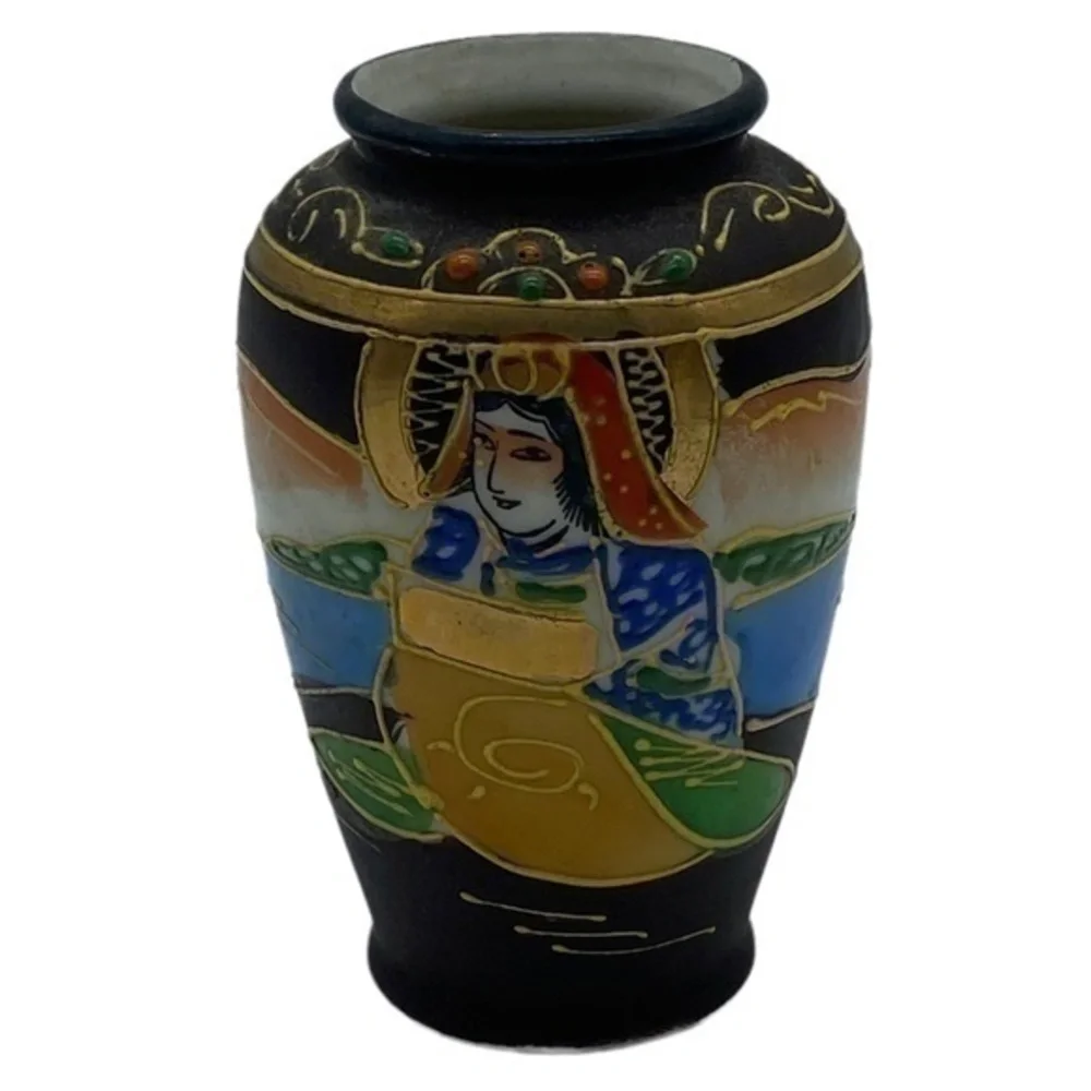 Japanese Satsuma Miniature Porcelain Vase Signed Made by Hotta Yu Shoten